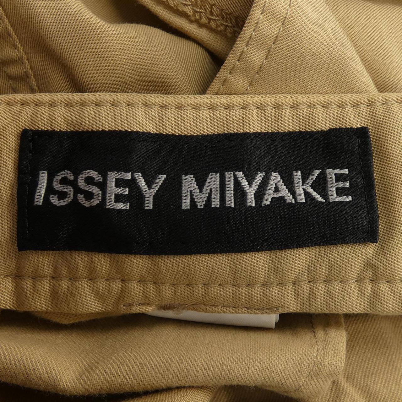 イッセイミヤケ ISSEY MIYAKE ME83FF083 パンツ