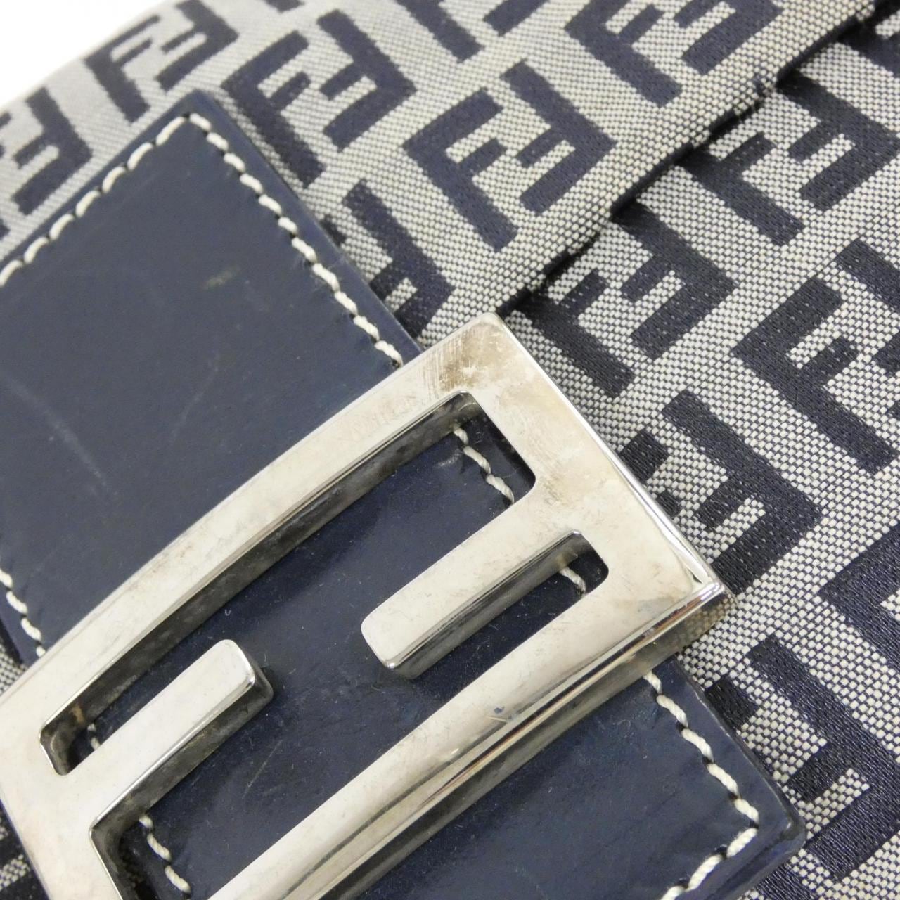 【ヴィンテージ】フェンディ バゲット 26424 ショルダーバッグ