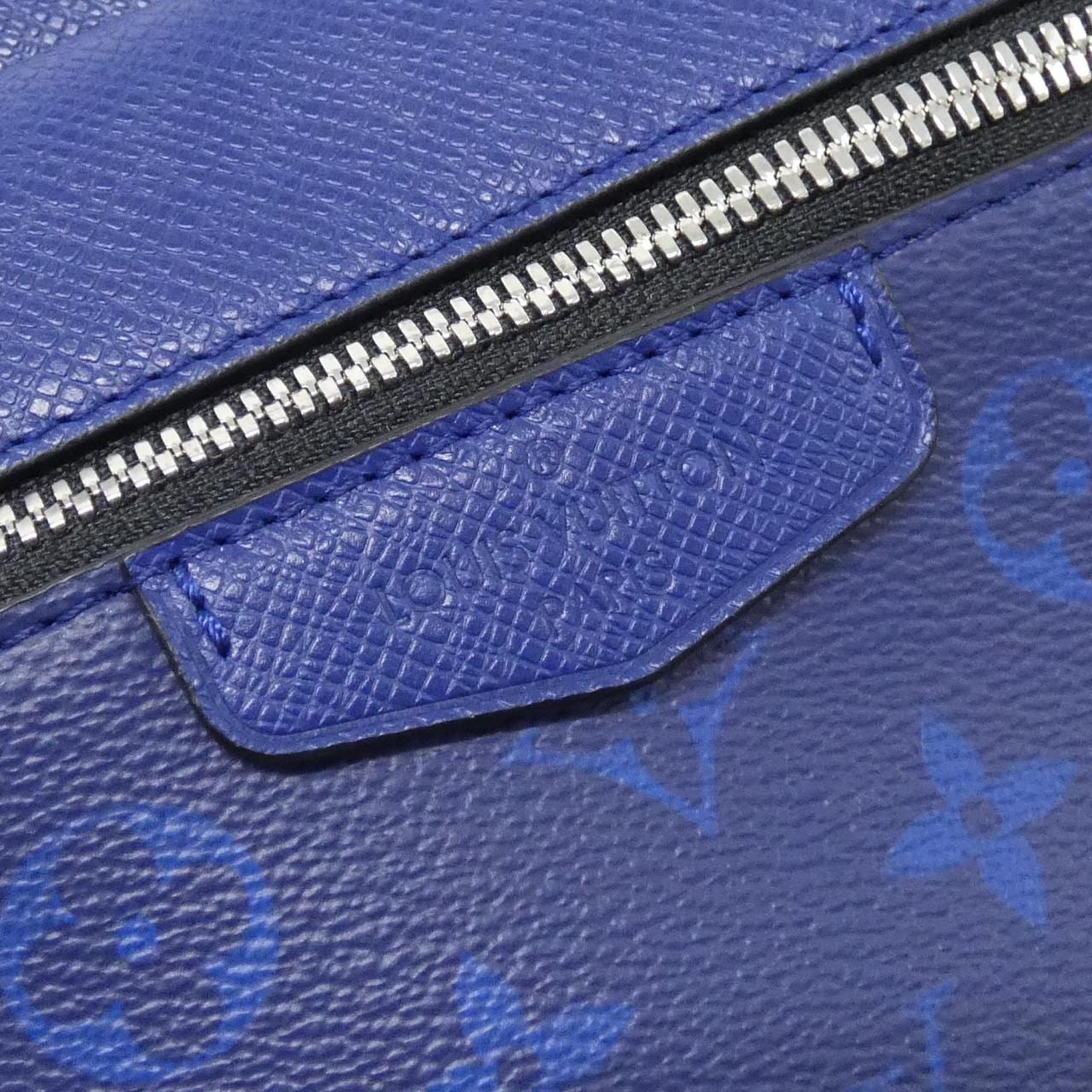 ルイヴィトン タイガ ラマ アウトドア メッセンジャー PM M30242 ショルダーバッグ