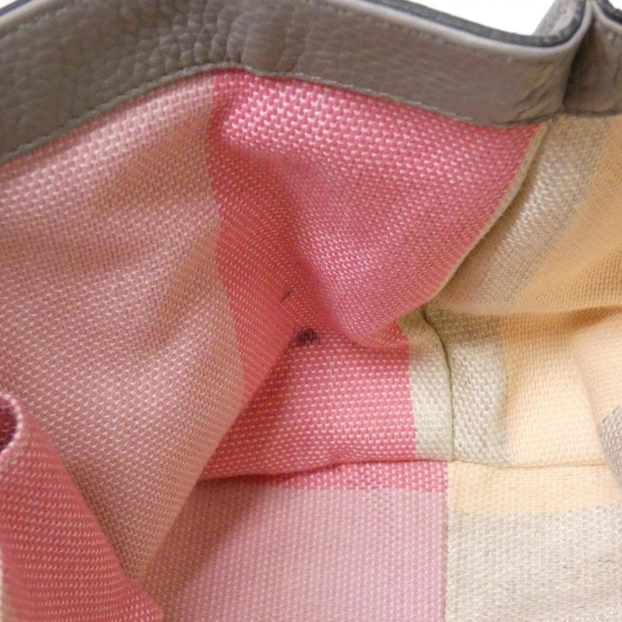 Gucci 392013 A7M0N Bag