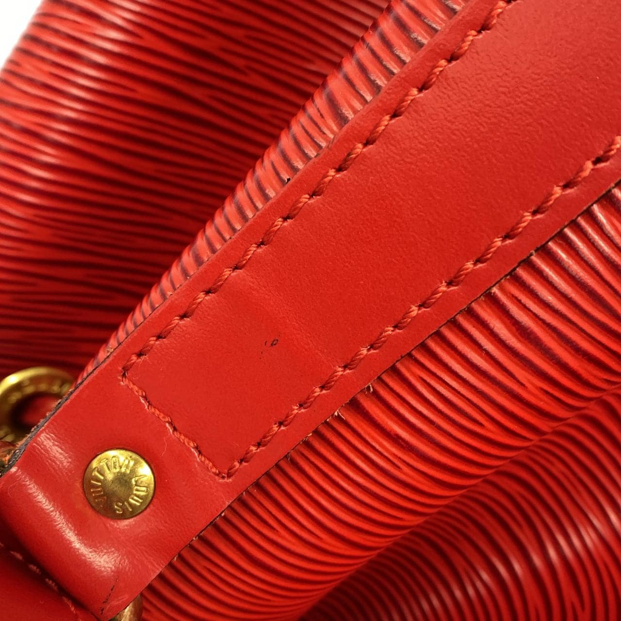 ルイヴィトン エピ プチ ノエ M44107 ショルダーバッグ