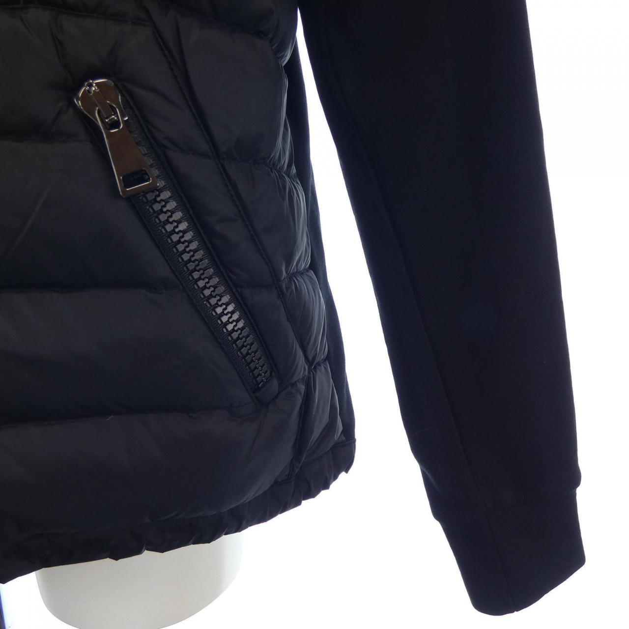 モンクレール MONCLER ダウンジャケット