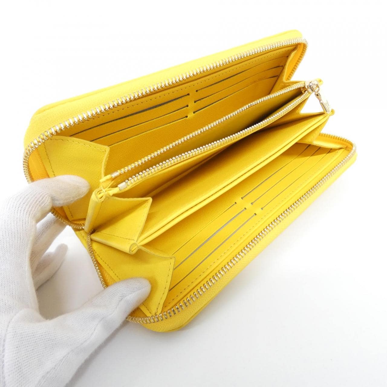 ルイヴィトン クッサン(スーパーラッキーデー) ジッピー ウォレット M13699 財布