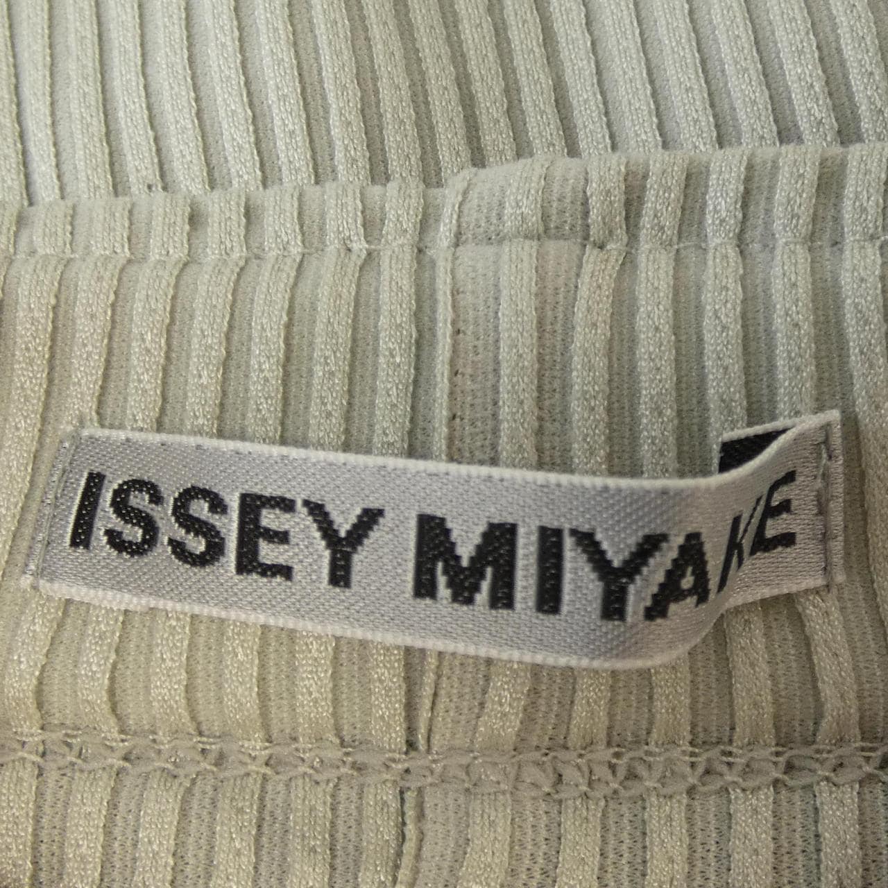 イッセイミヤケ ISSEY MIYAKE IM63KF021 パンツ