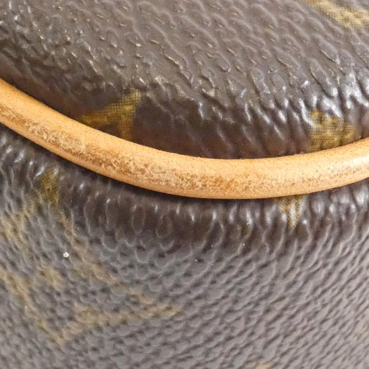 ルイヴィトン モノグラム トゥルーヴィル M42228 バッグ