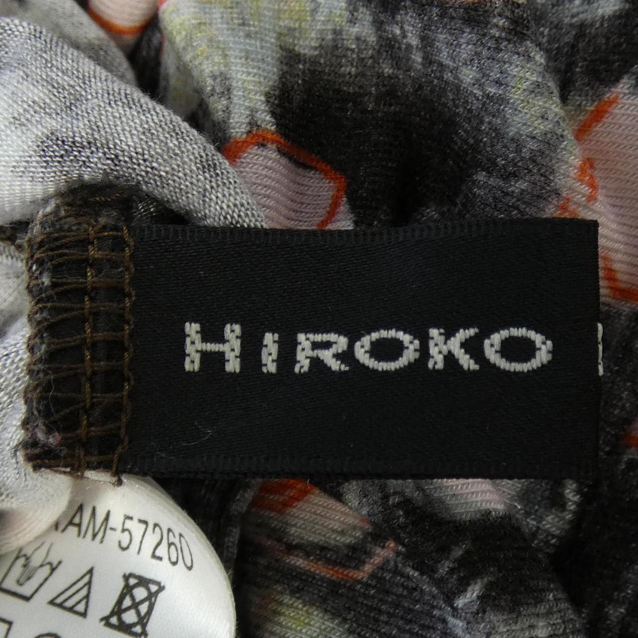 ヒロココシノ HIROKO KOSHINO トップス