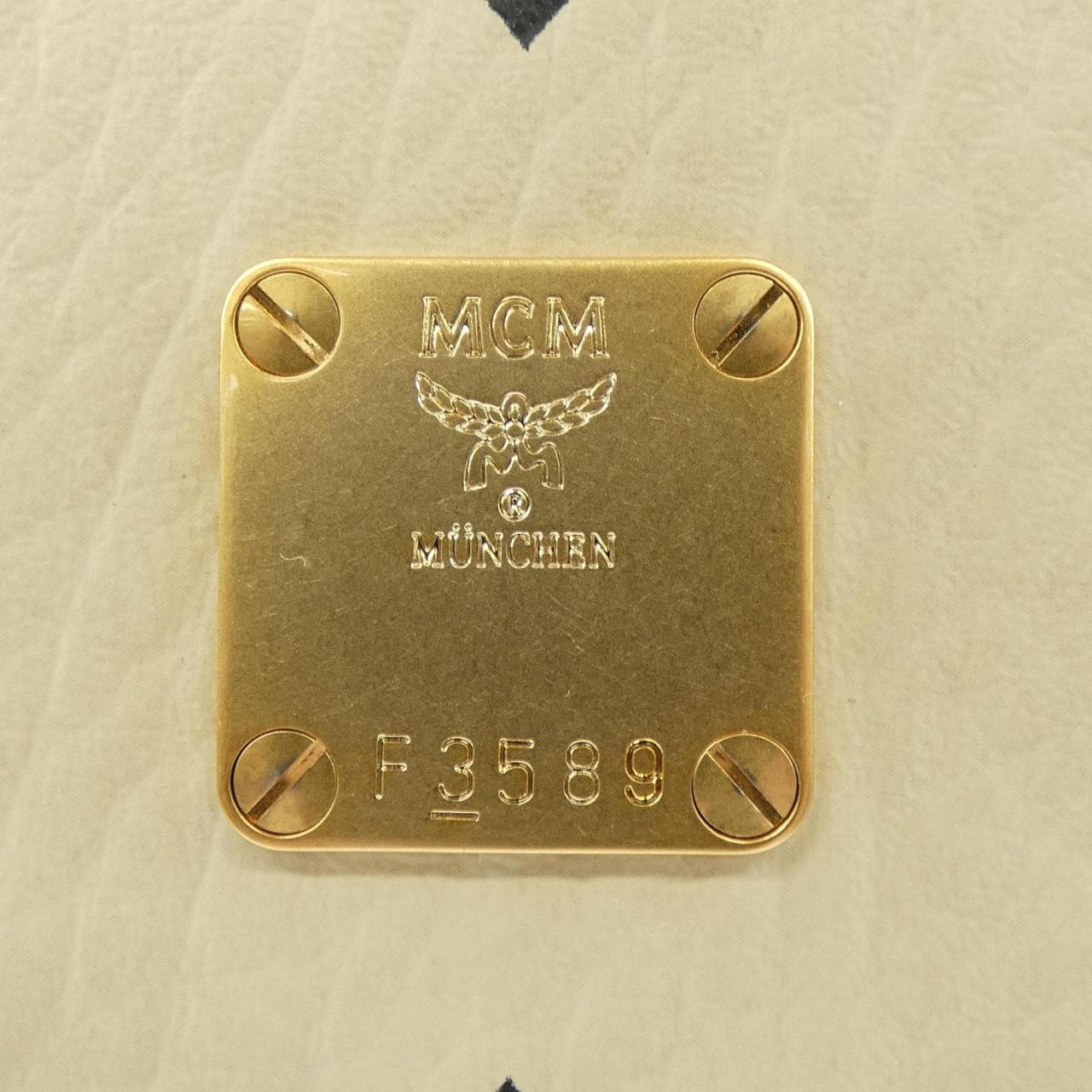 エムシーエム MCM MMKAAVE09 BACKPACK