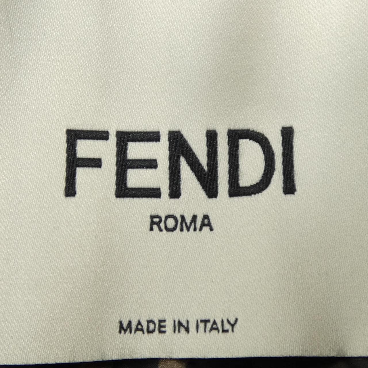 フェンディ FENDI FILA FJ6859 A5H4 ブルゾン