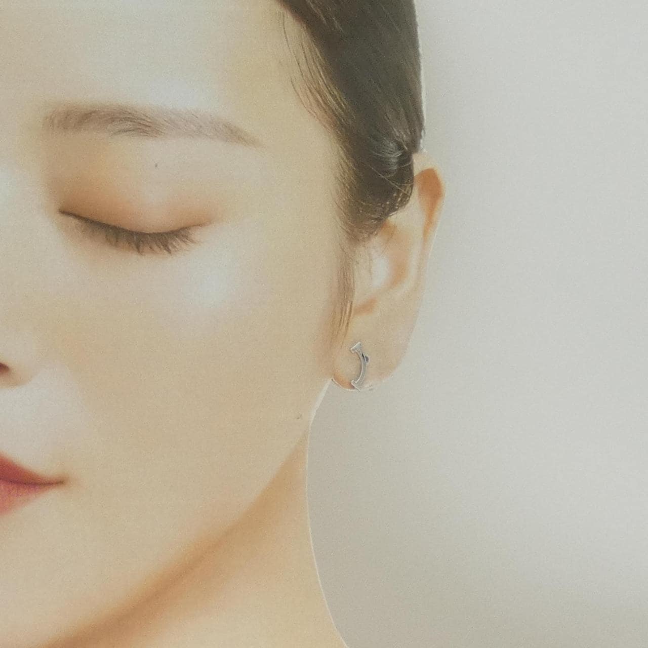 ティファニー Tスマイル ピアス