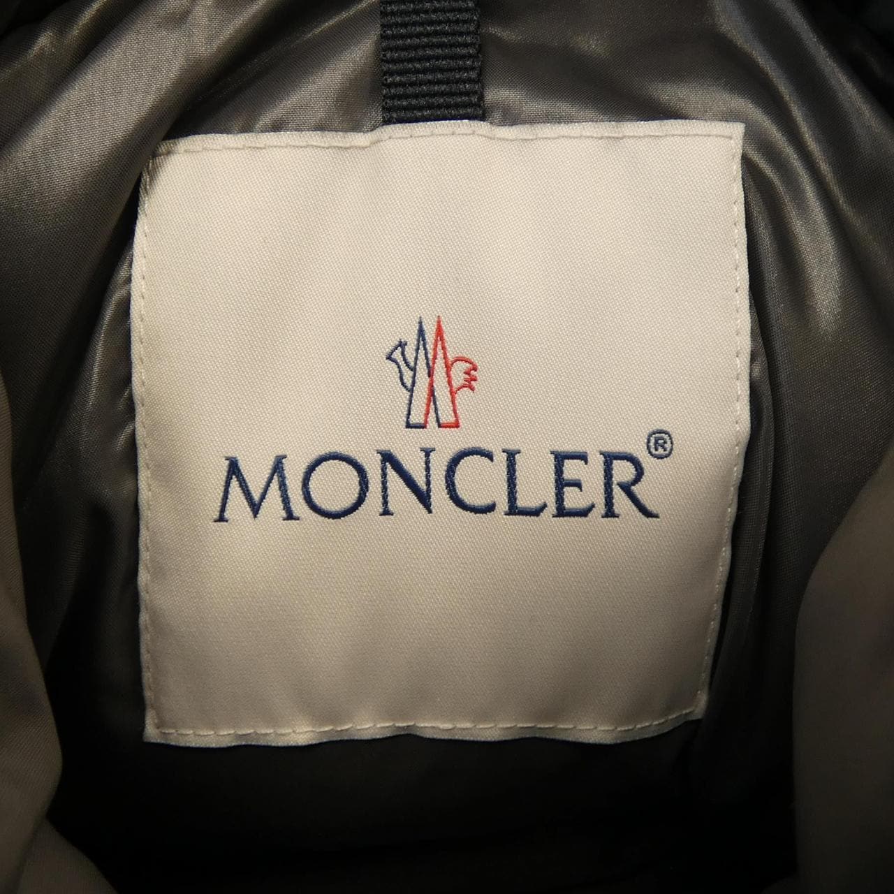 モンクレール MONCLER ダウンジャケット