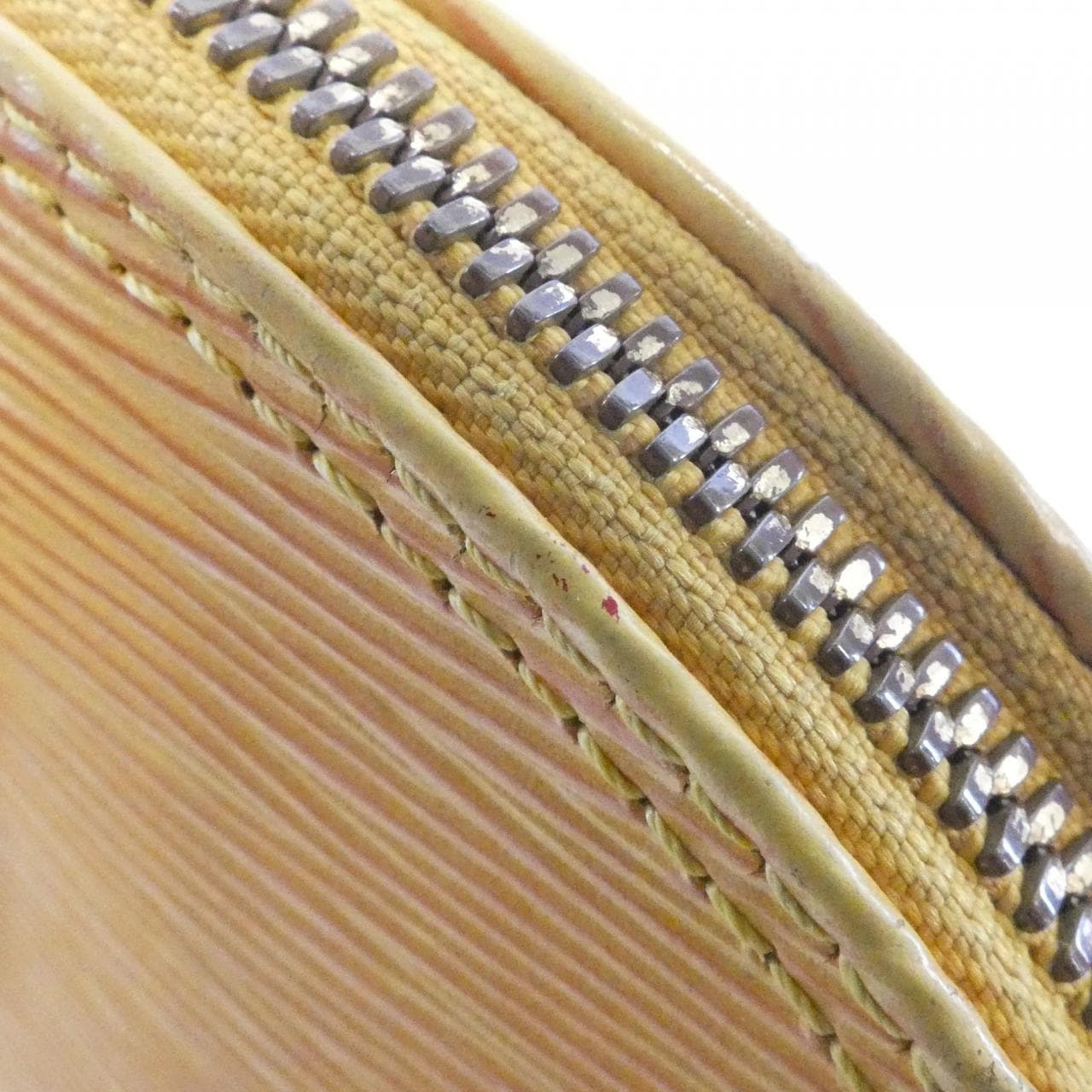 ルイヴィトン エピ アルマ PM M52149 バッグ