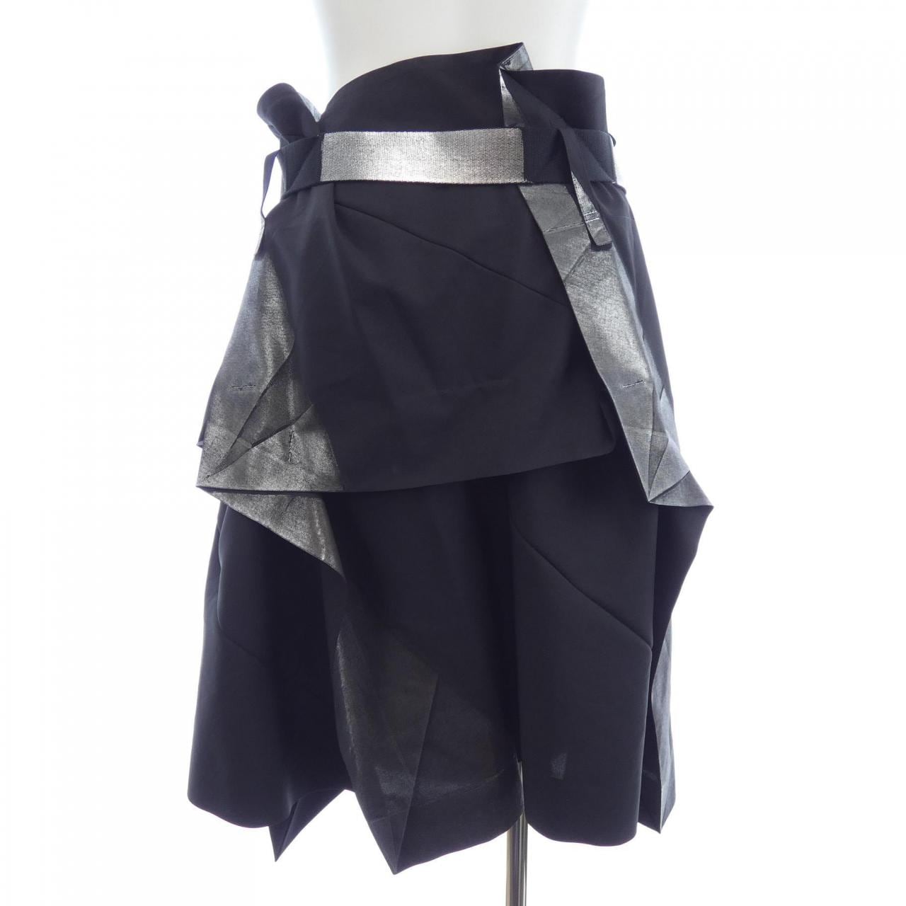 イッセイミヤケ ISSEY MIYAKE IL55FG001 スカート