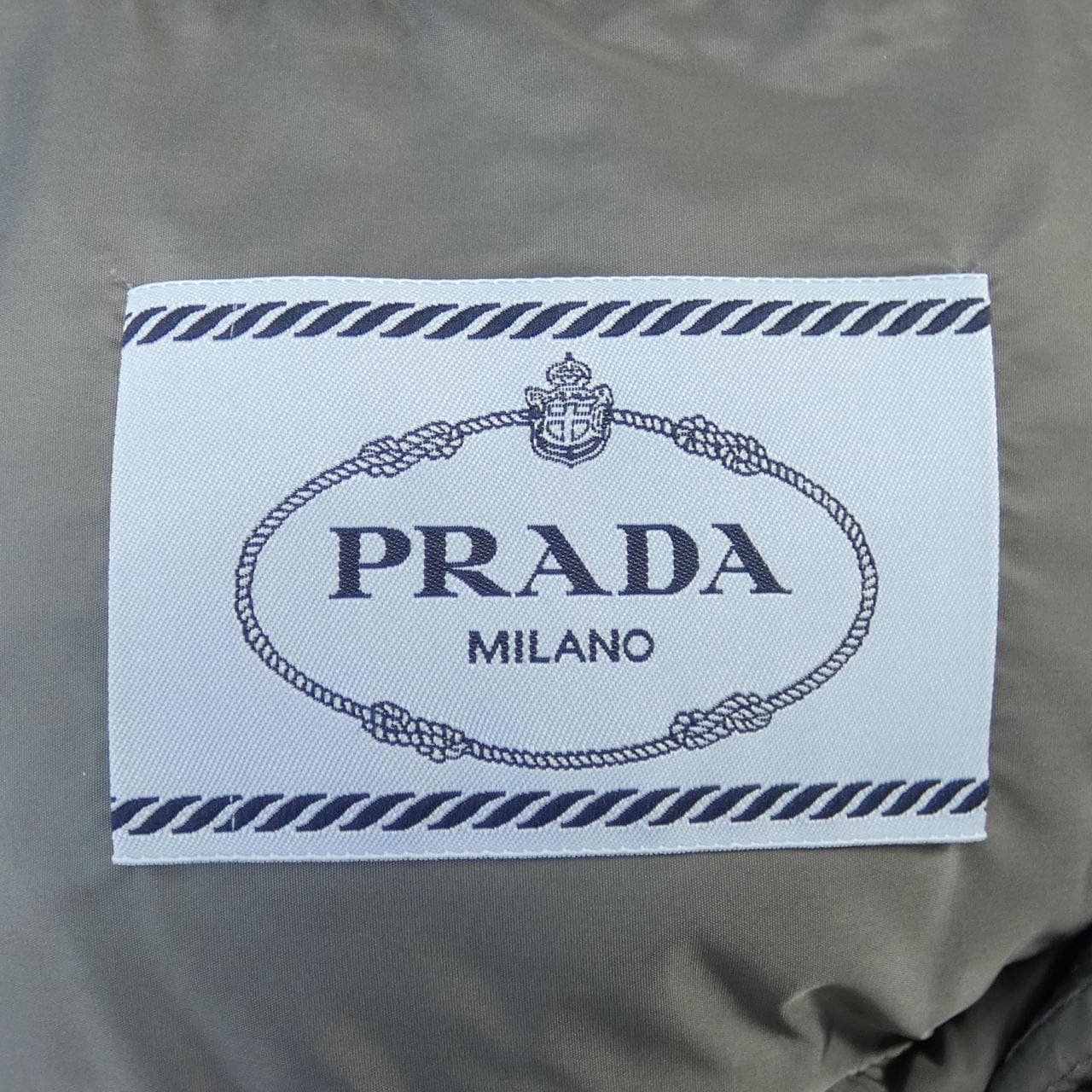 プラダ PRADA ダウンコート