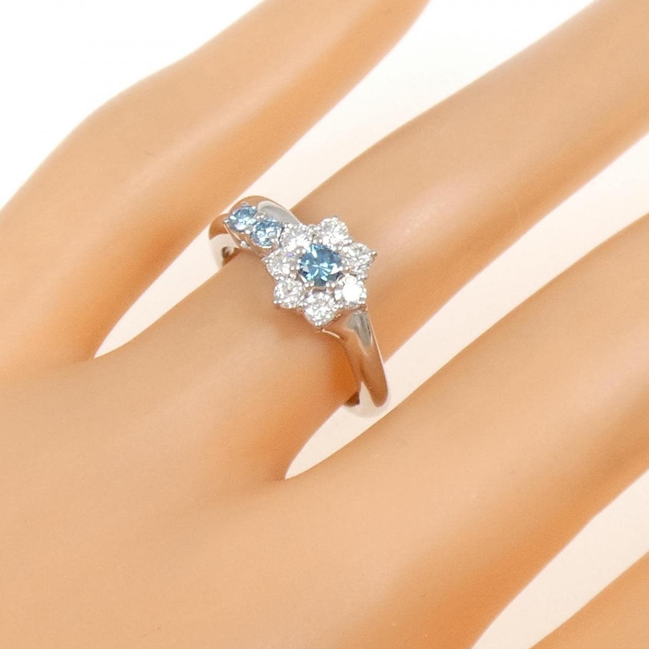 PT900 フラワー ダイヤモンド リング 0.22CT