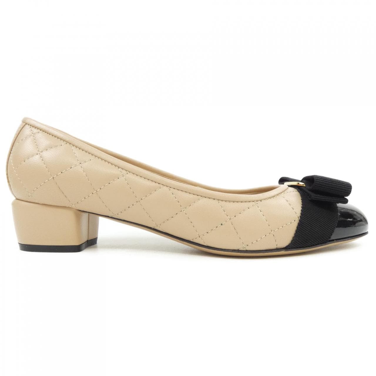 サルヴァトーレフェラガモ SALVATORE FERRAGAMO VARA Q パンプス