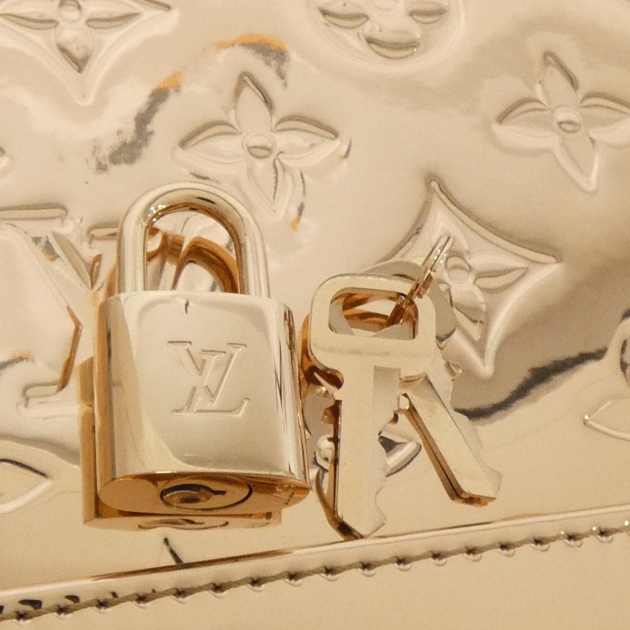 ルイヴィトン モノグラム ミロワール(LVSKI) アルマBB M27037 バッグ