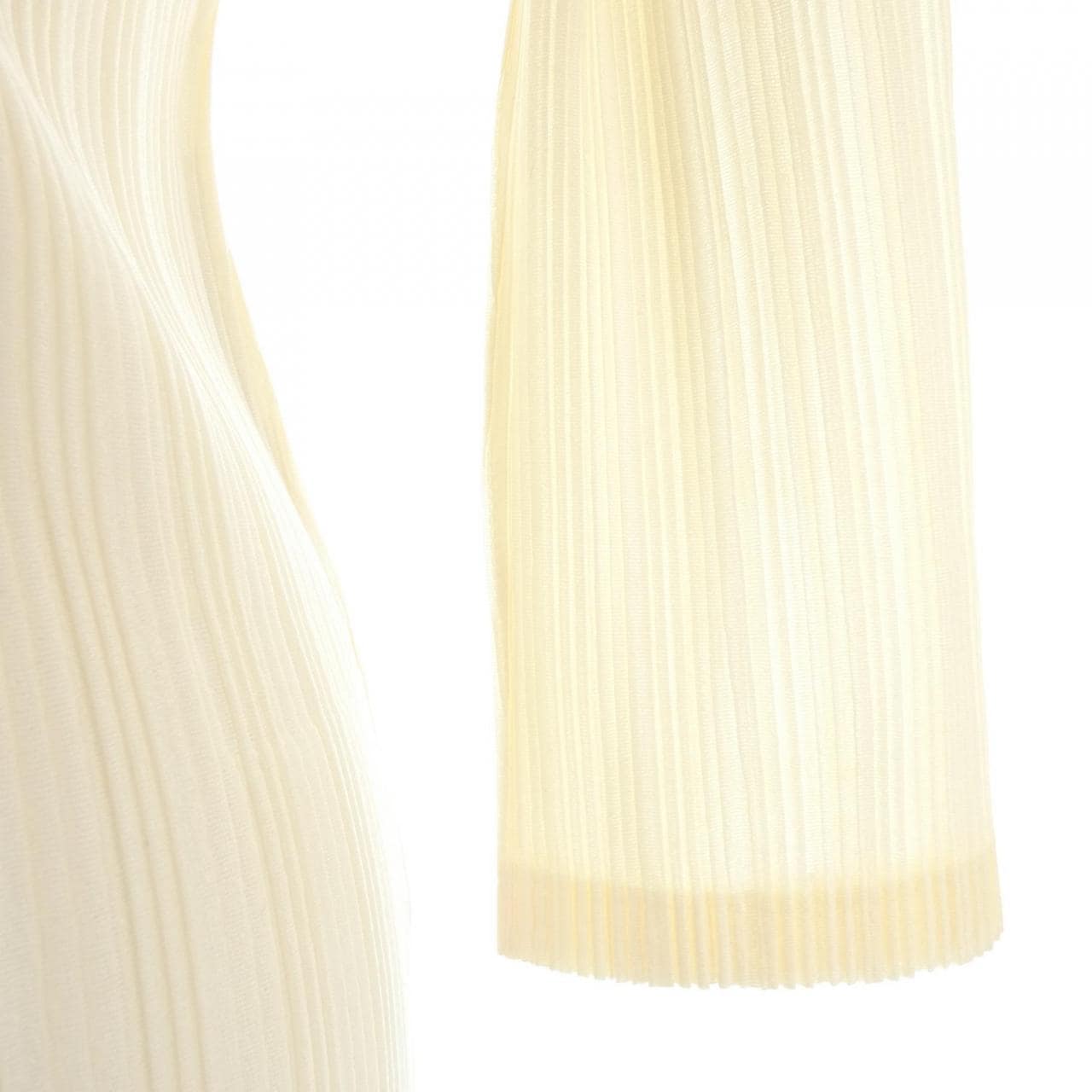 プリーツプリーズ PLEATS PLEASE トップス