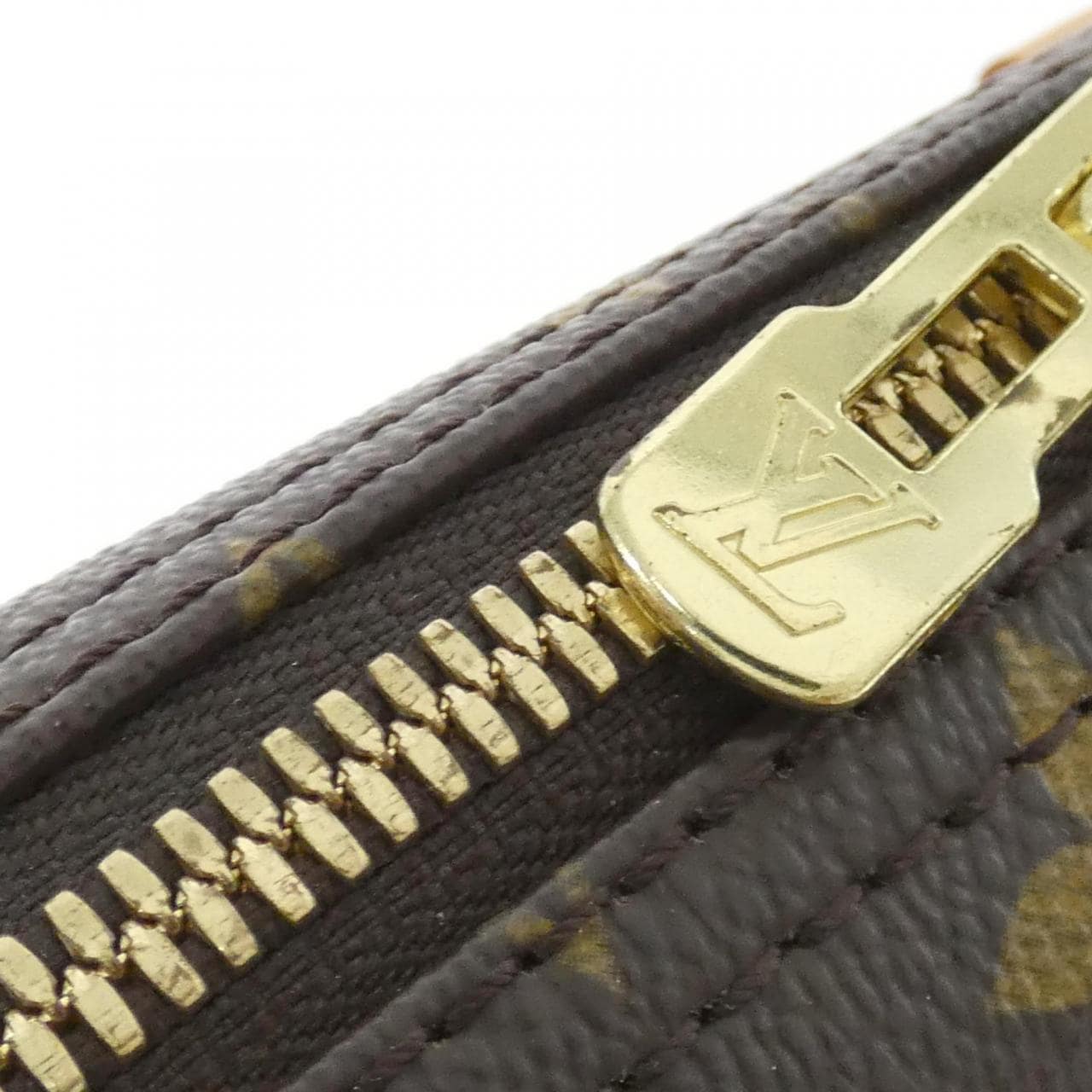 ルイヴィトン モノグラム トゥルーヴィル M42228 バッグ