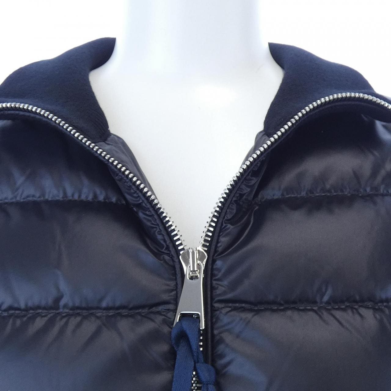 【新品】モンクレール MONCLER K20939B00023 ダウンジャケット