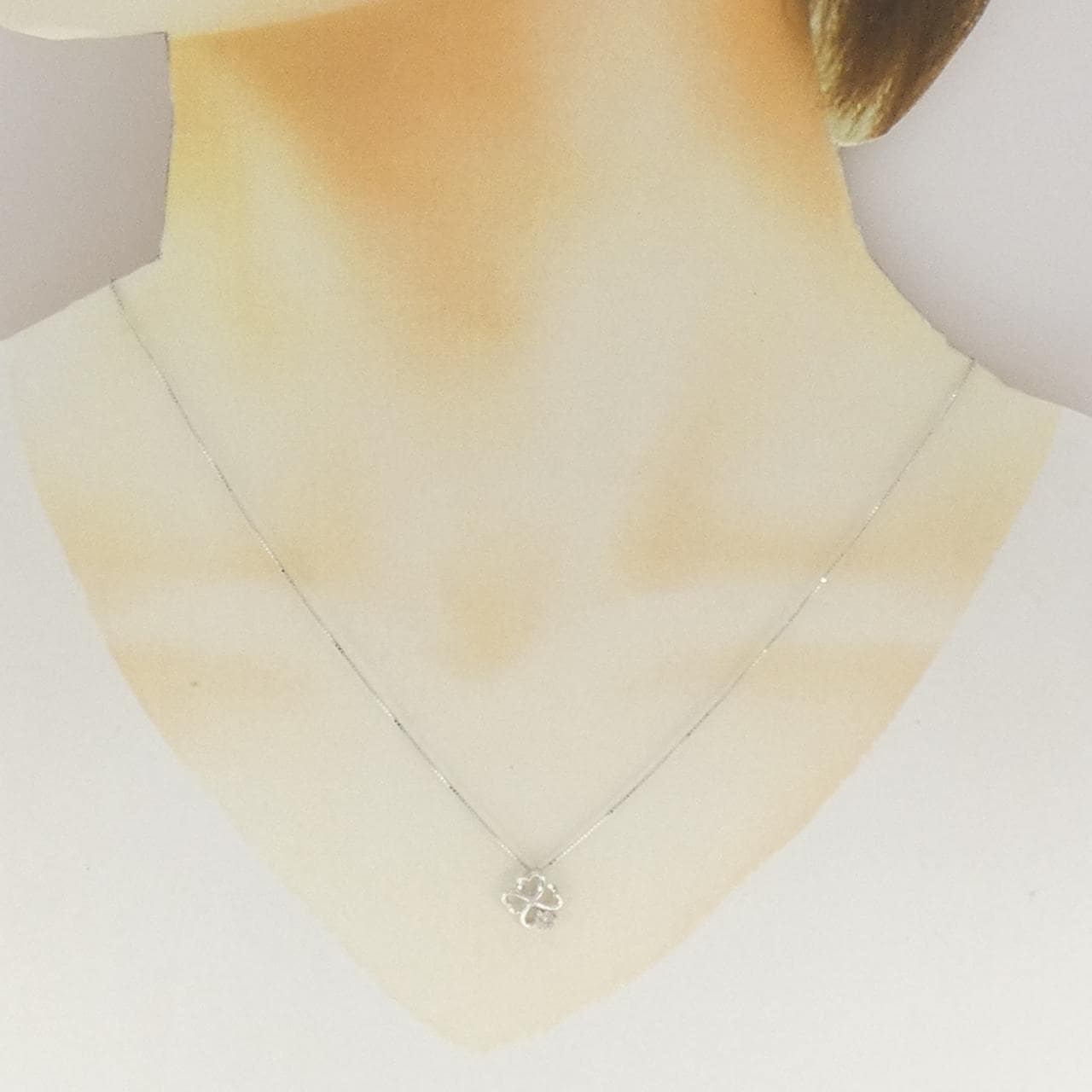 K10WG クローバー ダイヤモンド ネックレス 0.10CT
