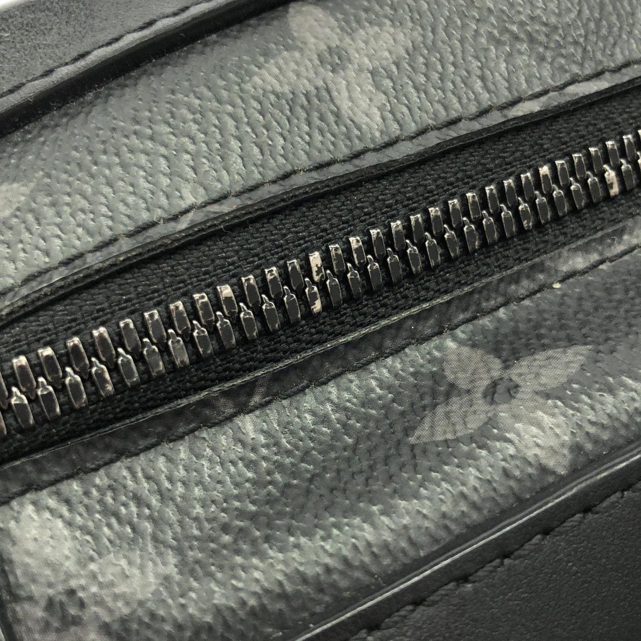 ルイヴィトン モノグラム エクリプス ソフトトランク M44730 ショルダーバッグ