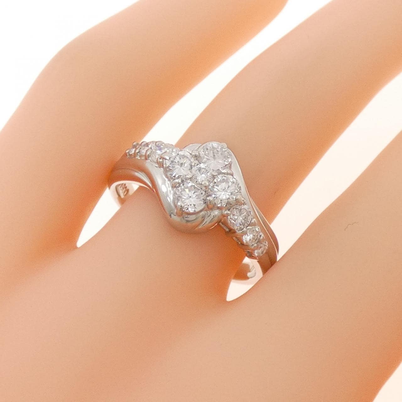 PT900 フラワー ダイヤモンド リング 1.00CT