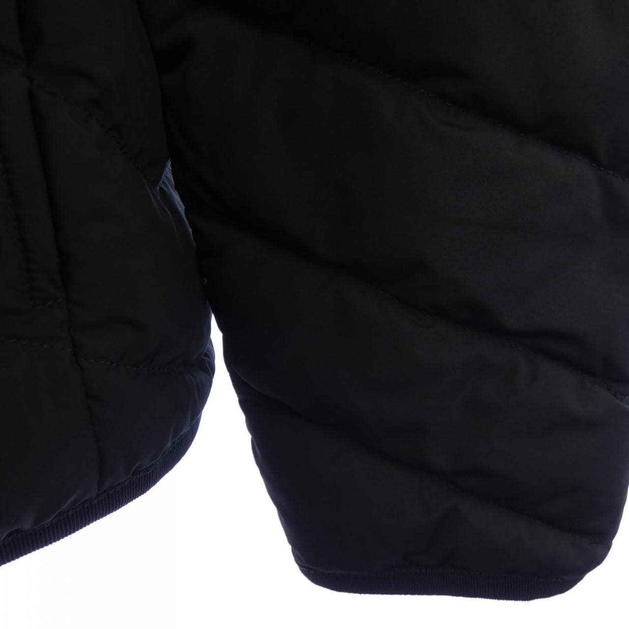 エルメス HERMES カルトゥッシュ クルードセル 4H0168DR ダウンジャケット