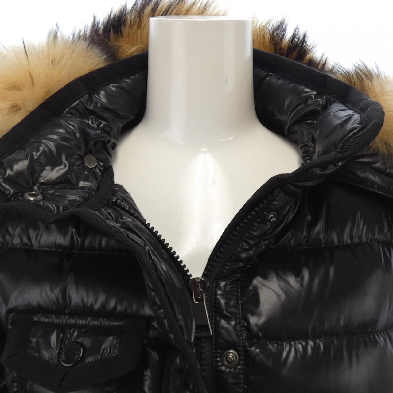 モンクレール MONCLER ダウンジャケット