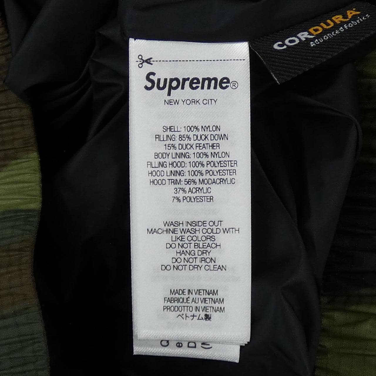 シュプリーム SUPREME Facemask 700-Fill ダウンジャケット