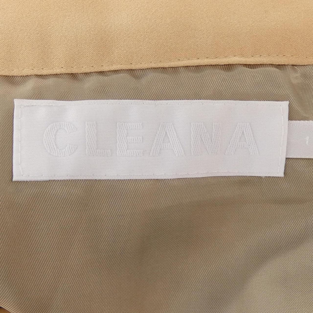 クリーナ CLEANA スカート