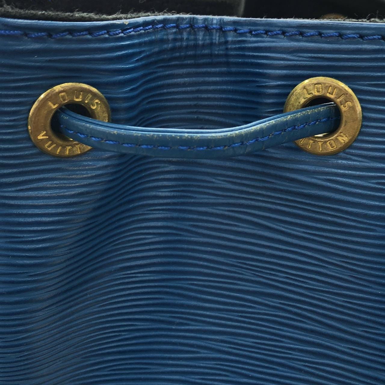 ルイヴィトン エピ プチ ノエ M44105 ショルダーバッグ