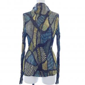 イッセイミヤケ ISSEY MIYAKE トップス