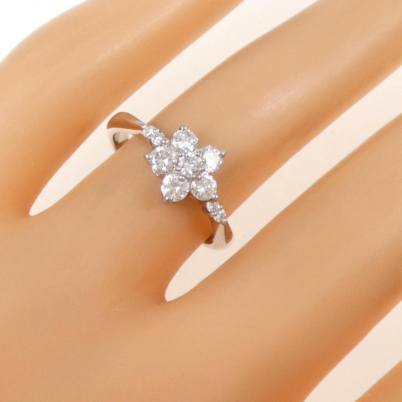 PT900 フラワー ダイヤモンド リング 0.53CT