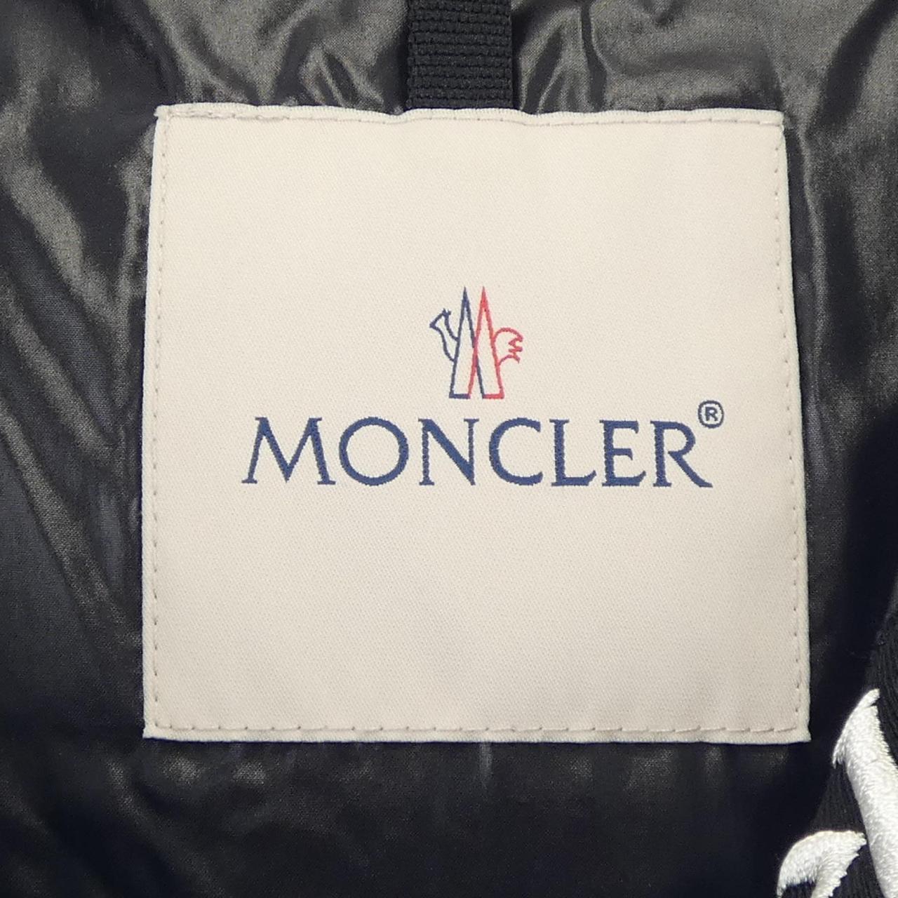 モンクレール MONCLER ダウンジャケット