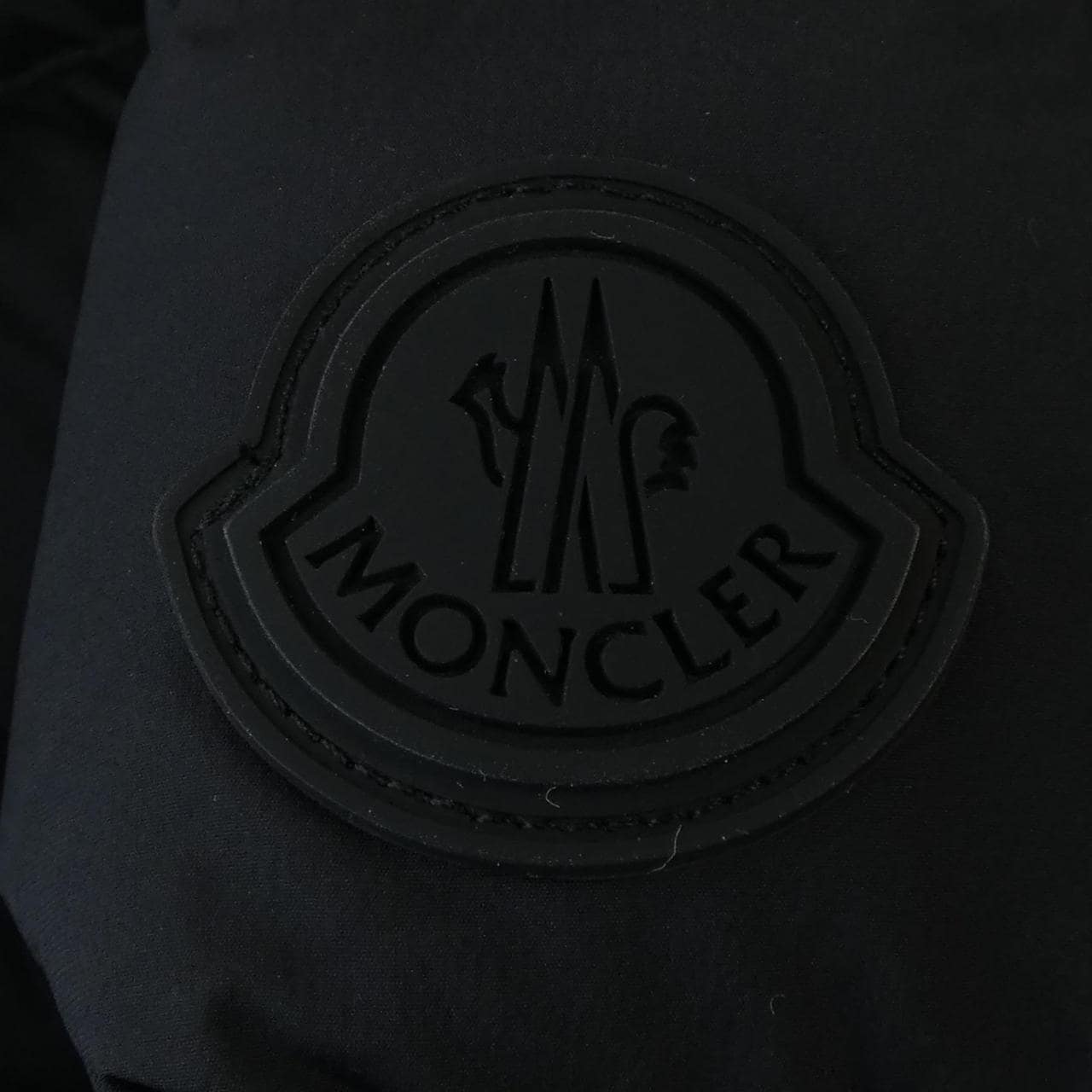 モンクレール MONCLER ダウンジャケット