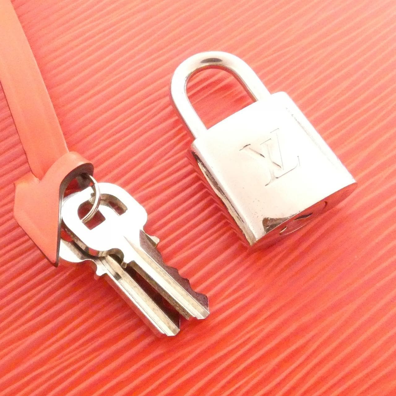 ルイヴィトン エピ アルマBB M41160 バッグ