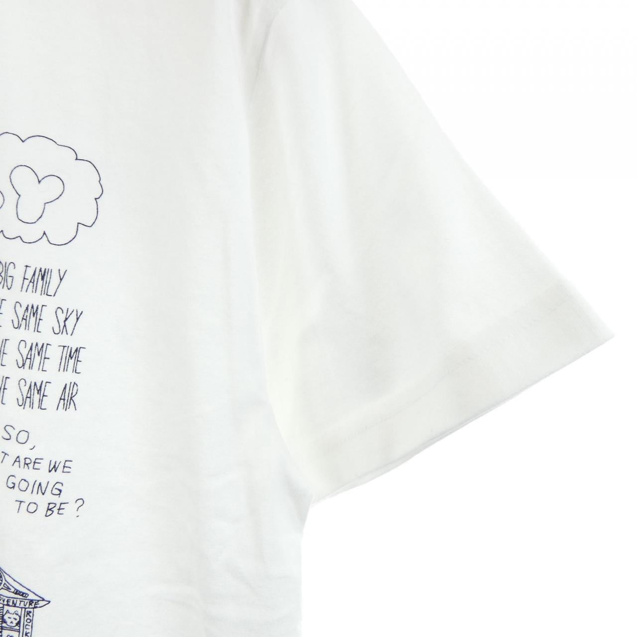 ONE BIG FAMILY Tシャツ