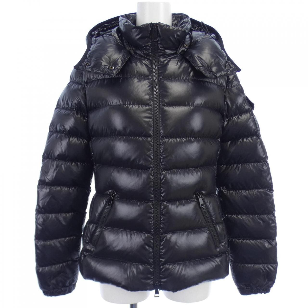 モンクレール MONCLER ダウンジャケット