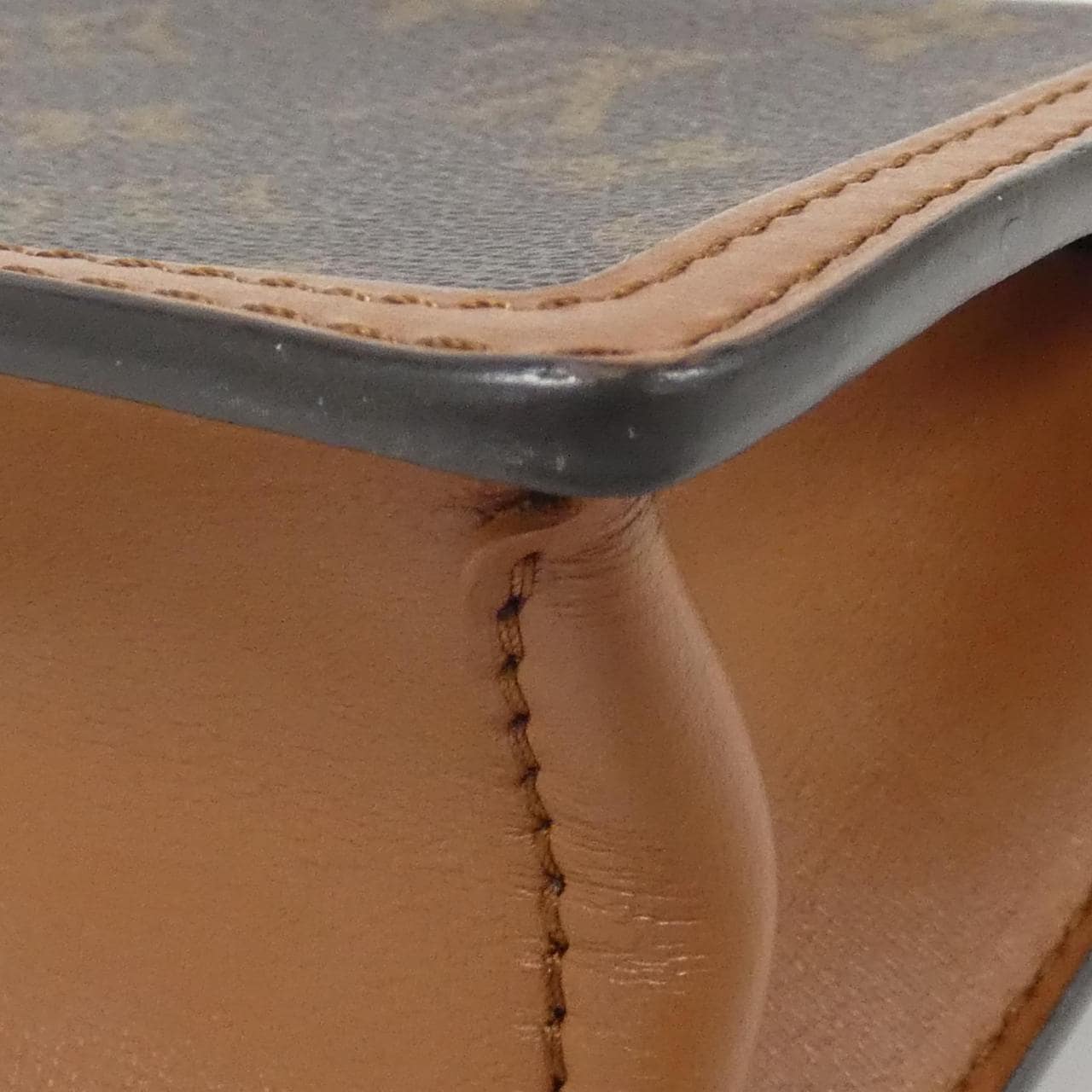 ルイヴィトン モノグラム リバース ポルトフォイユ ドーフィーヌ M68746 チェーンウォレット