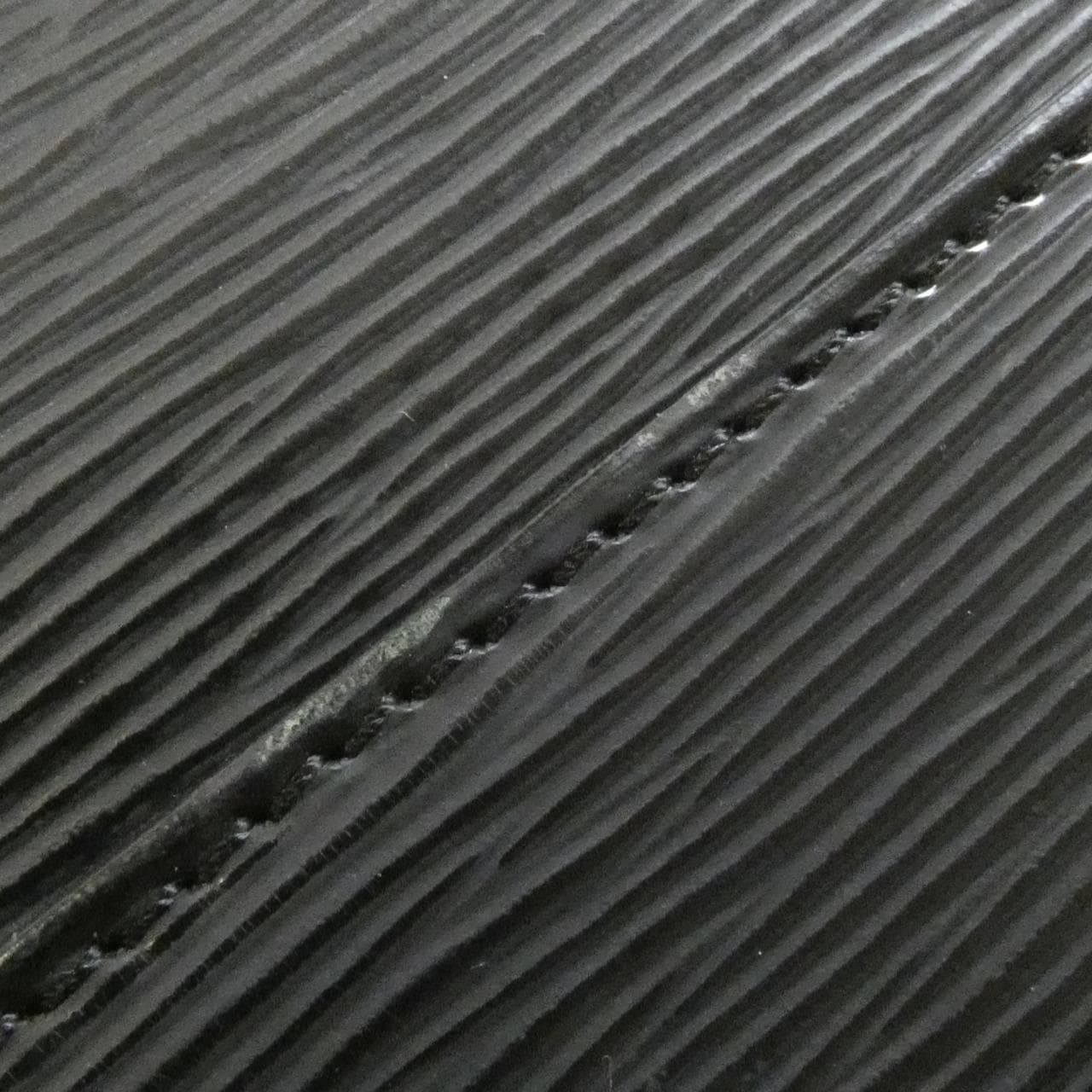 ルイヴィトン エピ セギュール PM M58872 バッグ