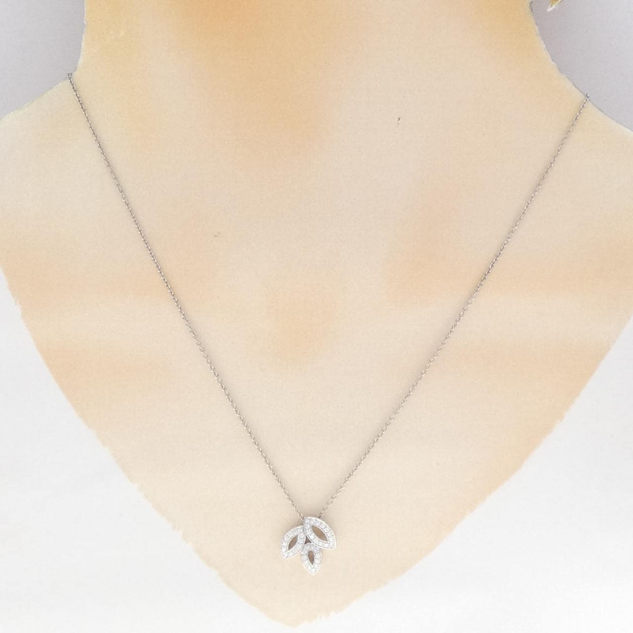 ハリーウィンストン リリークラスター ミニ ネックレス