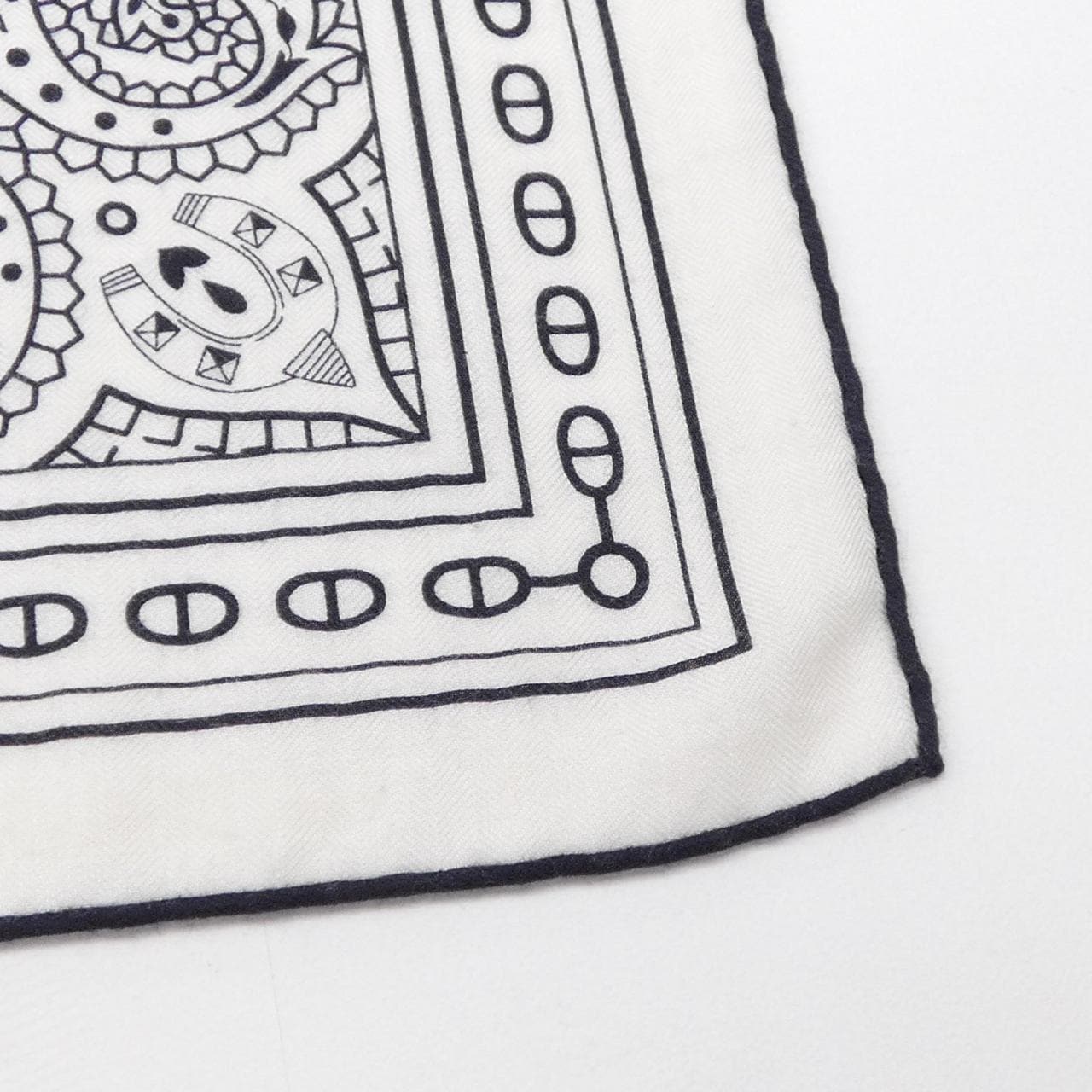 エルメス HERMES CHEVAL DE COEUR BANDANA H244259S カレジェアン140 ショール