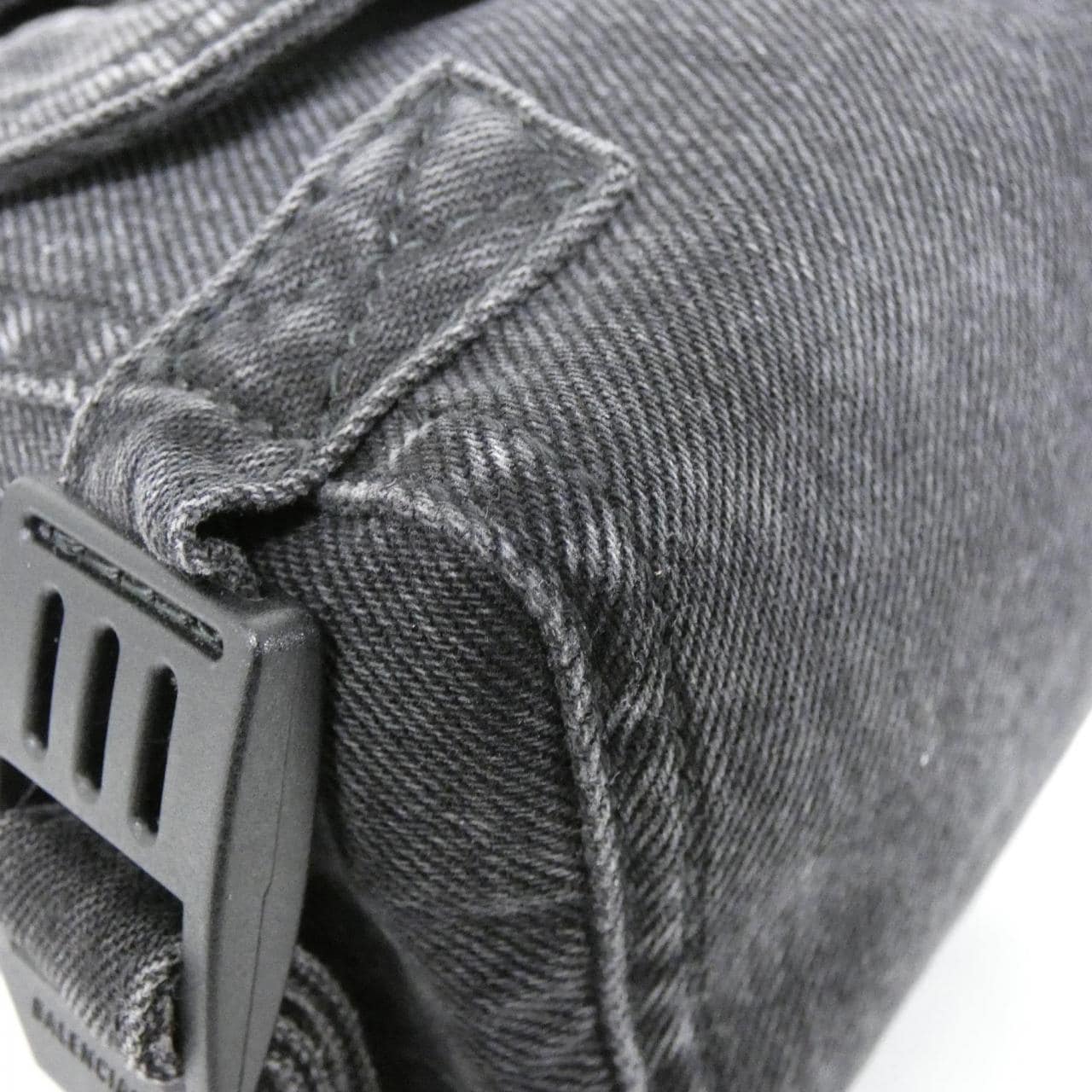 バレンシアガ アーミー メッセンジャー バッグ 656106 ショルダーバッグ