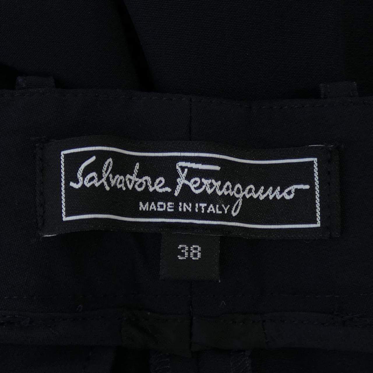 サルヴァトーレフェラガモ SALVATORE FERRAGAMO パンツ