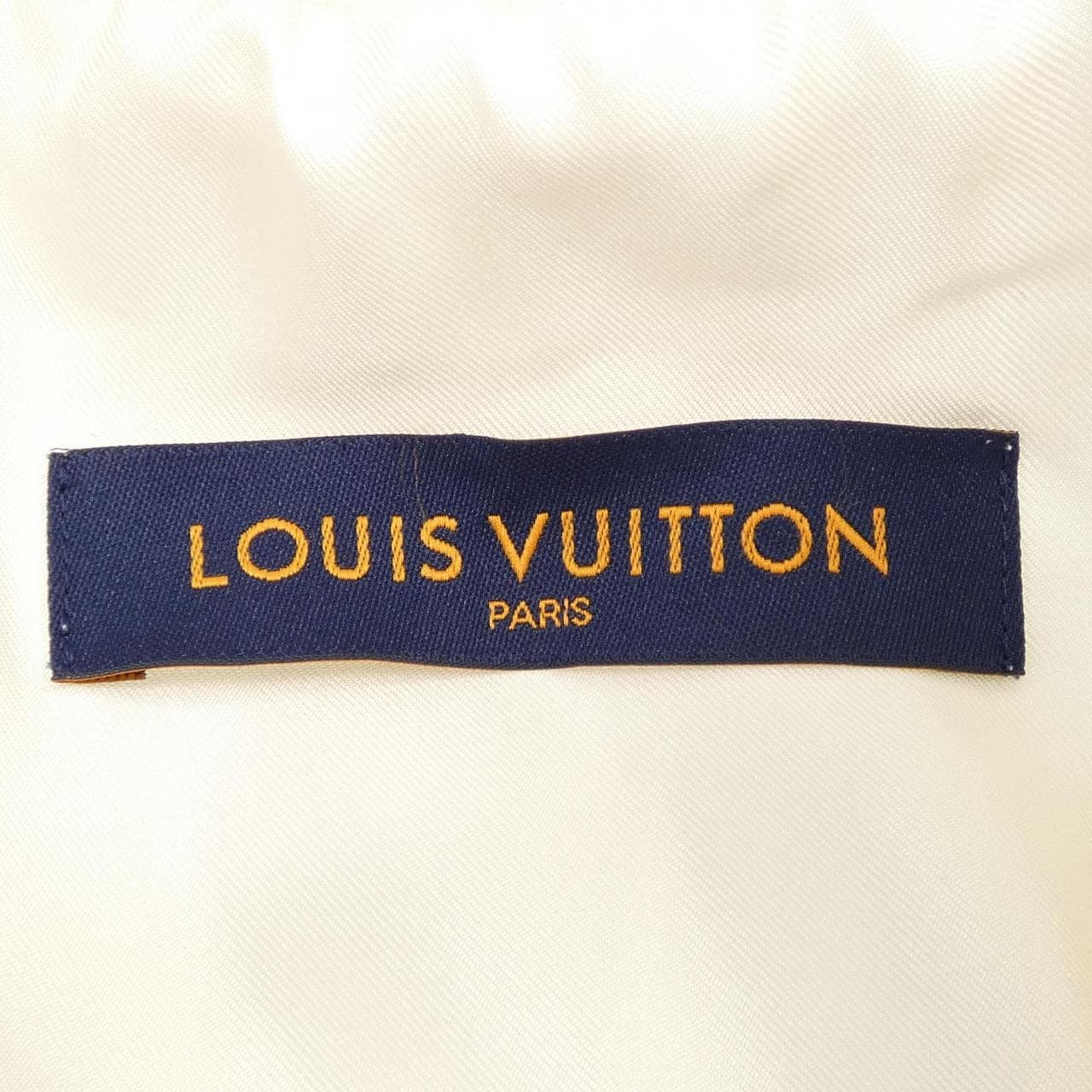 ルイヴィトン LOUIS VUITTON lvオーナメントパデッドvネックスウェット HNB65WOF3 トップス