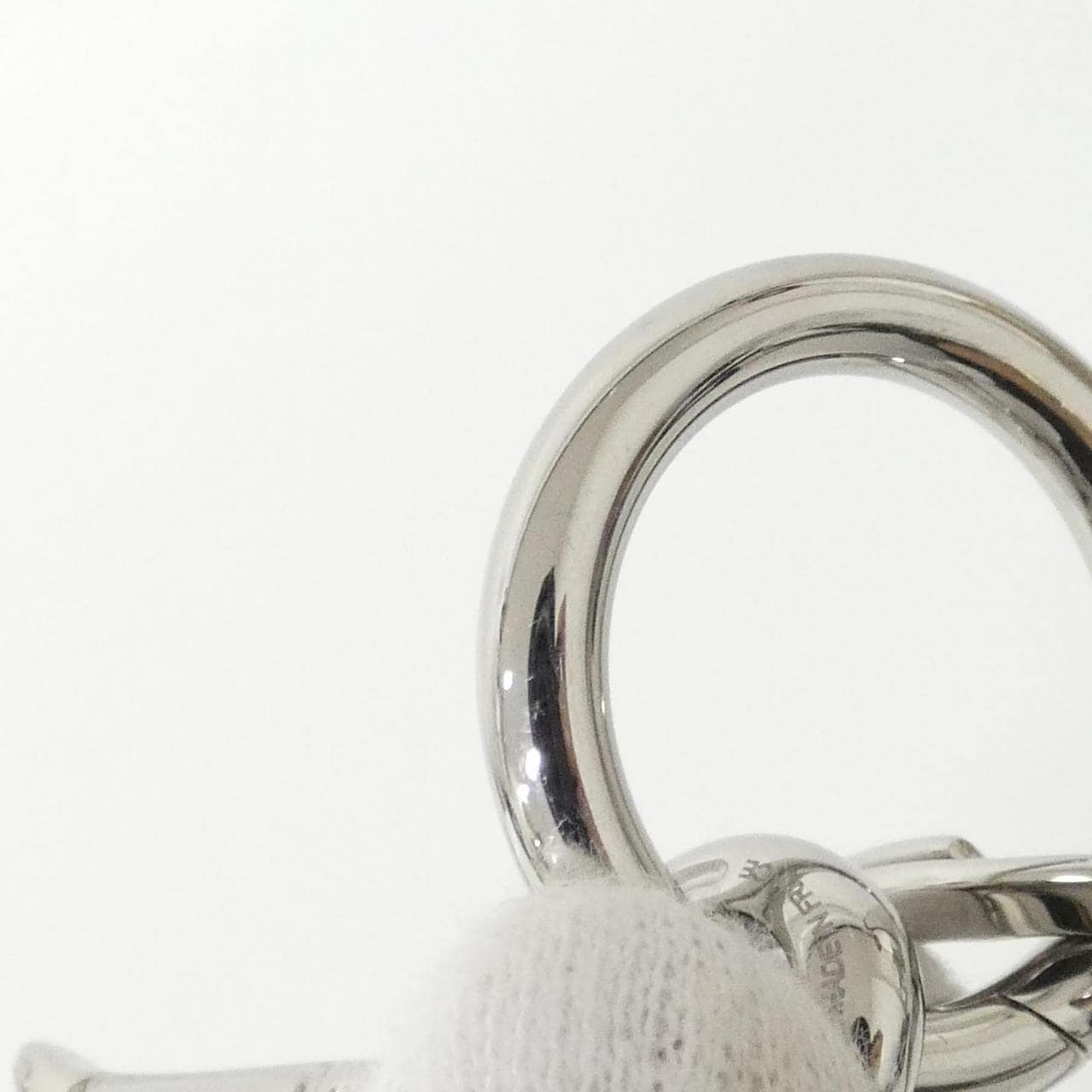 エルメス シュヴァル アーティフィシエ 100039FJ キーリング