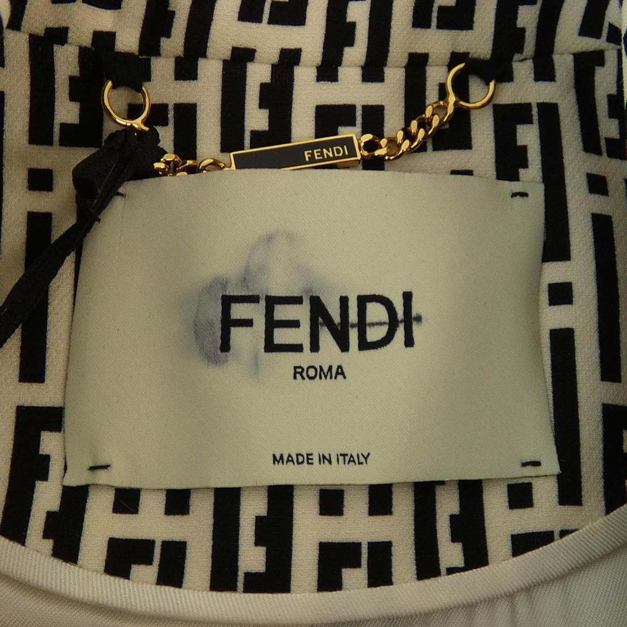 フェンディ FENDI FF5996 AXB6 コート
