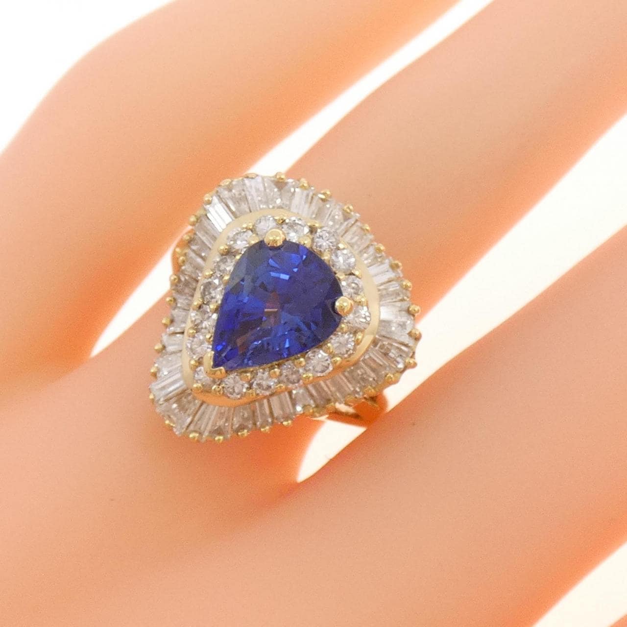 K18YG sapphire ring