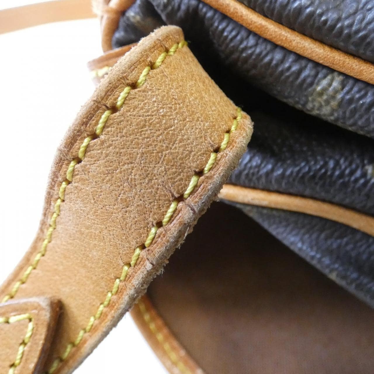 ルイヴィトン モノグラム ソミュール 30cm M42256 ショルダーバッグ