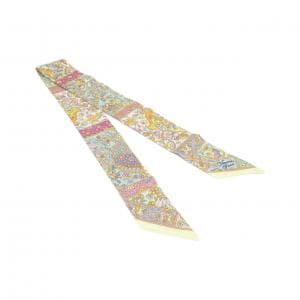 エルメス AU PAYS DES OISEAUX FLEURS ツイリー 062983S スカーフ